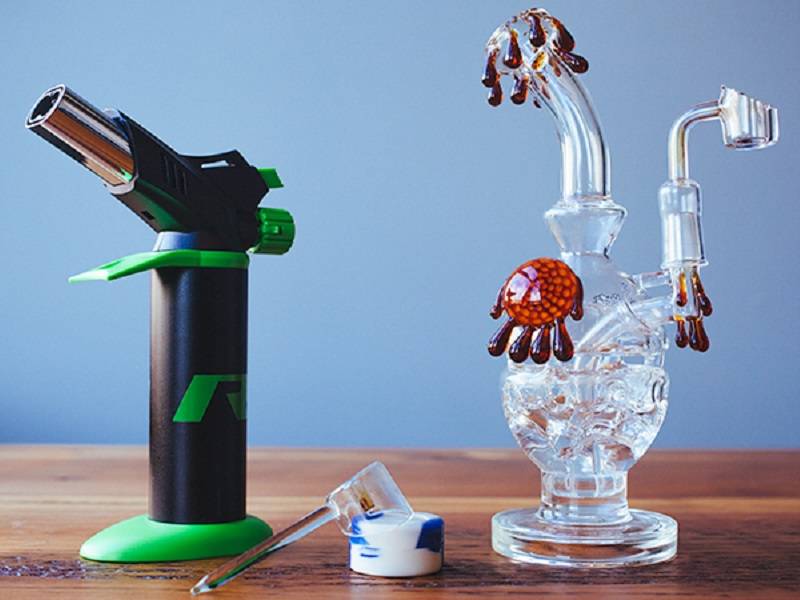 Why a Dab Rig with a Torch is the Perfect Tool for Concentrate Enthusiasts?