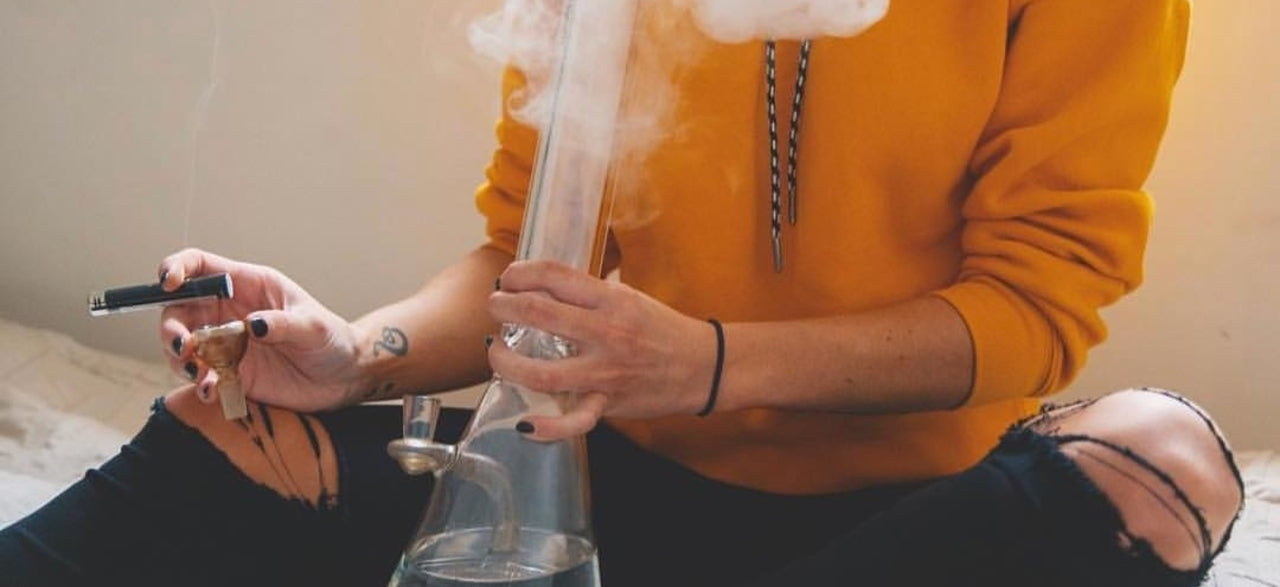 bong smoke high marijuana