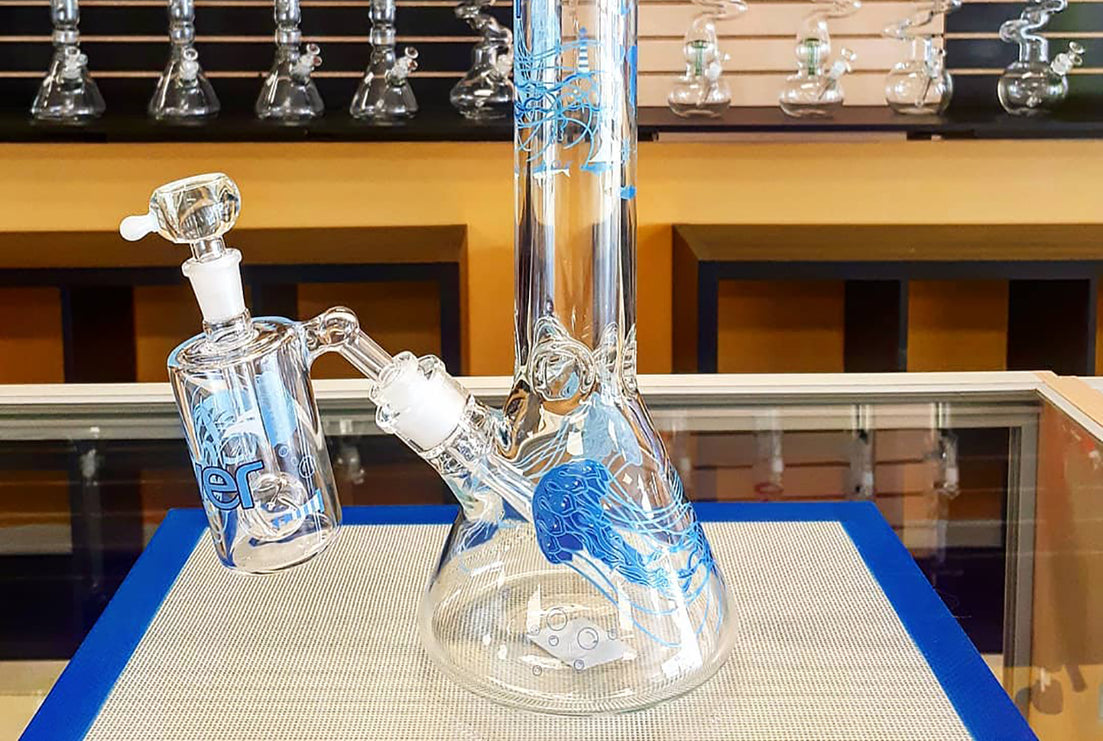 Water pipe with ash catcher attached, image courtesy of Bong and Vape 97st on Instagram